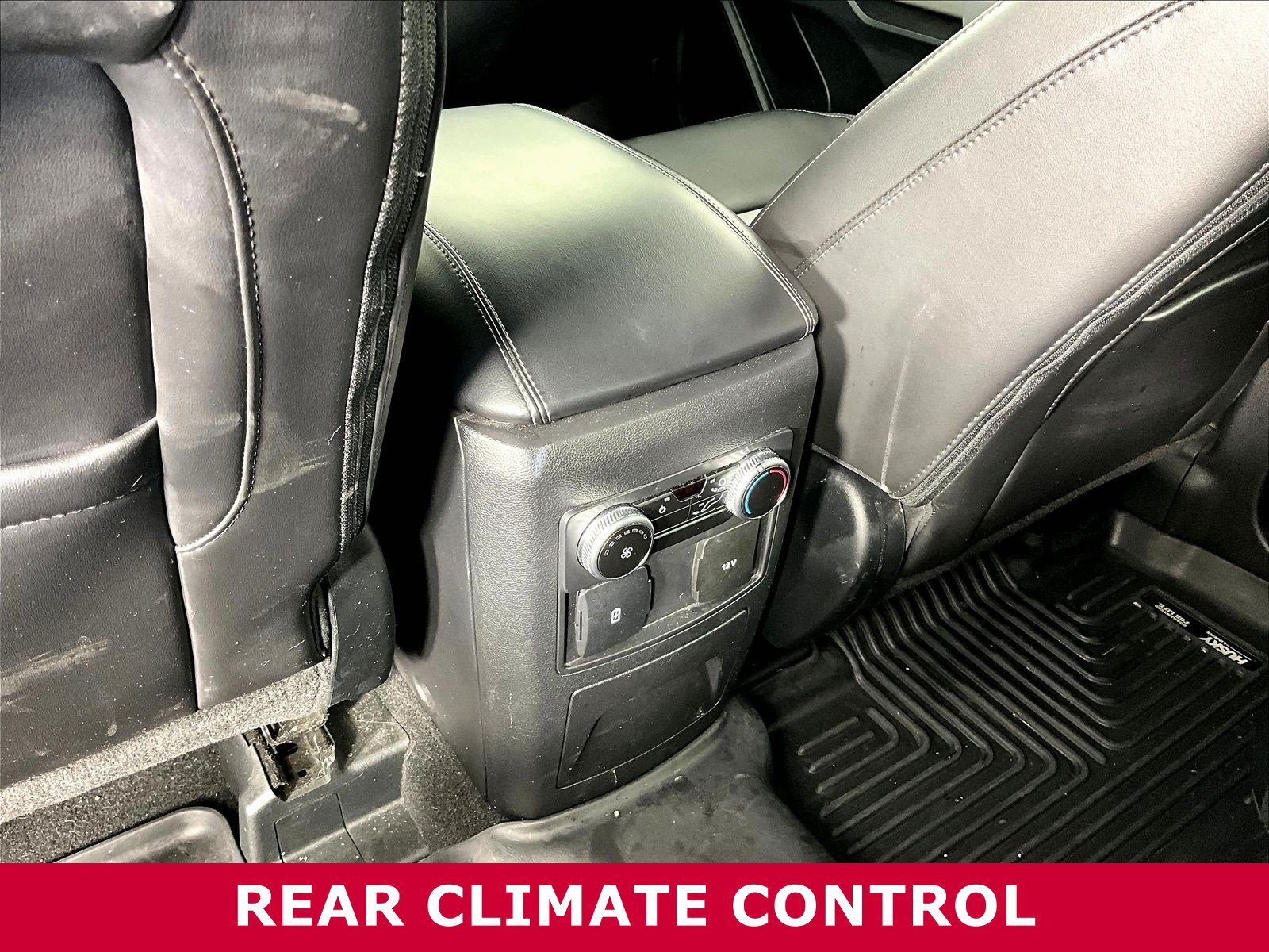 Used 2023 Ford Explorer XLT w/ Equipment Group 202A AWD/4WD image 10