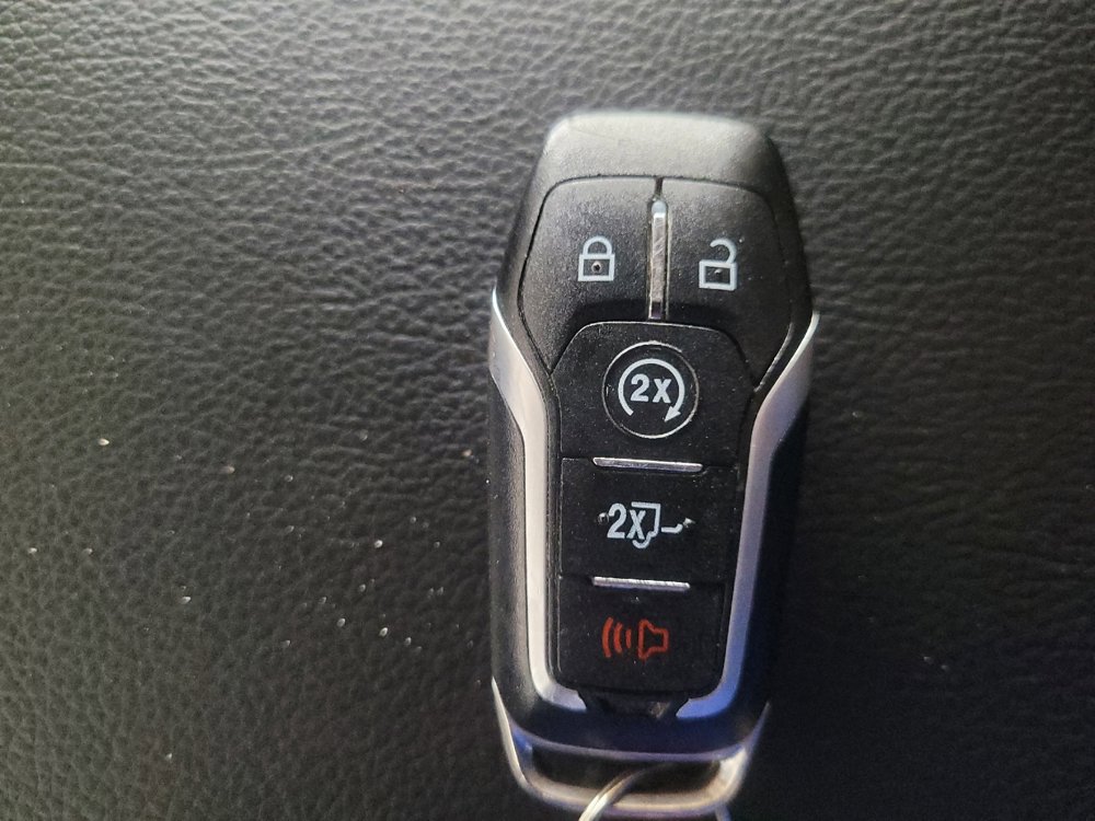 Used 2015 Ford F150 Lariat w/ Equipment Group 502A Luxury RWD image 32