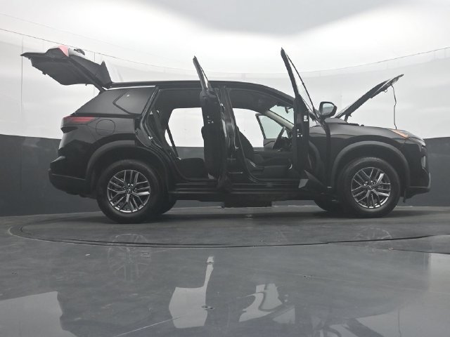 Used 2026 Nissan Rogue SV FWD image 57