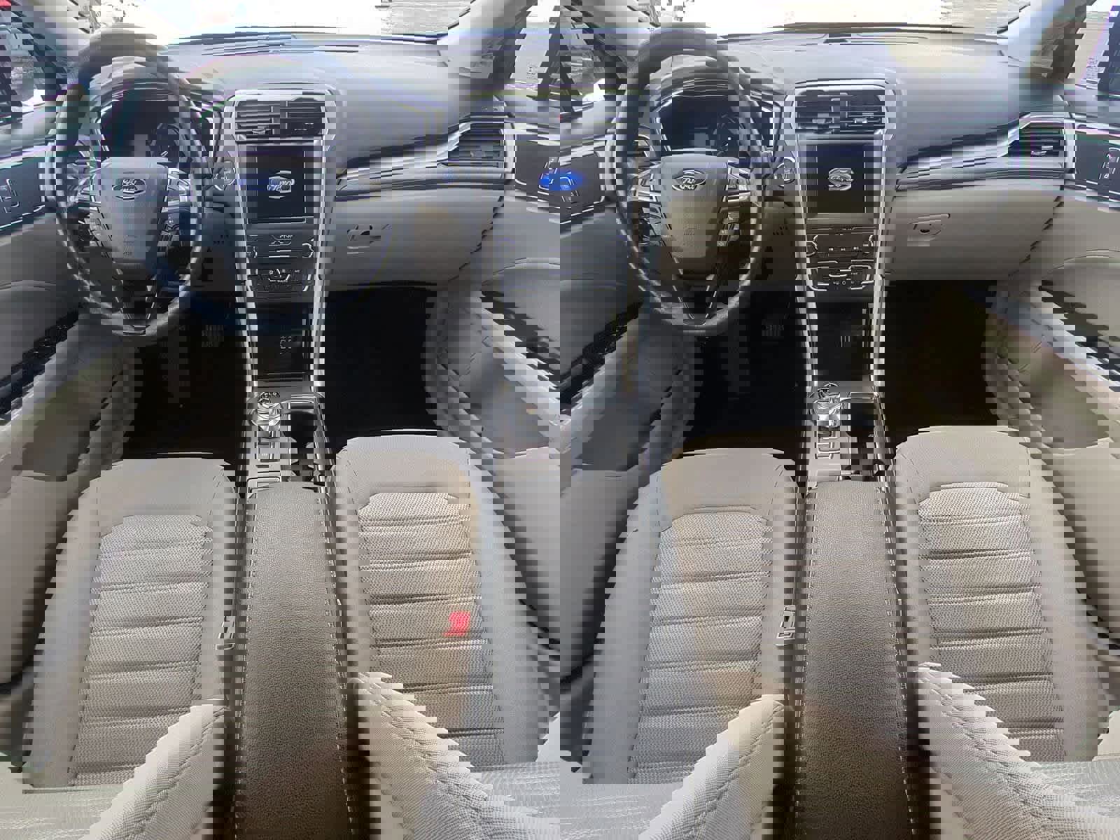 Used 2020 Ford Fusion SE image 15