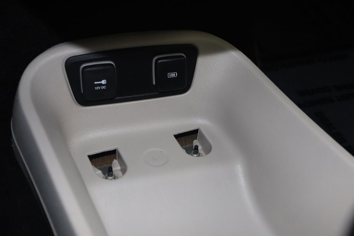 Used 2018 Chrysler Pacifica Touring-L FWD image 27