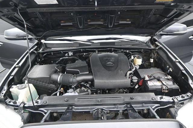 Used 2020 Toyota Tacoma TRD Sport AWD/4WD image 20