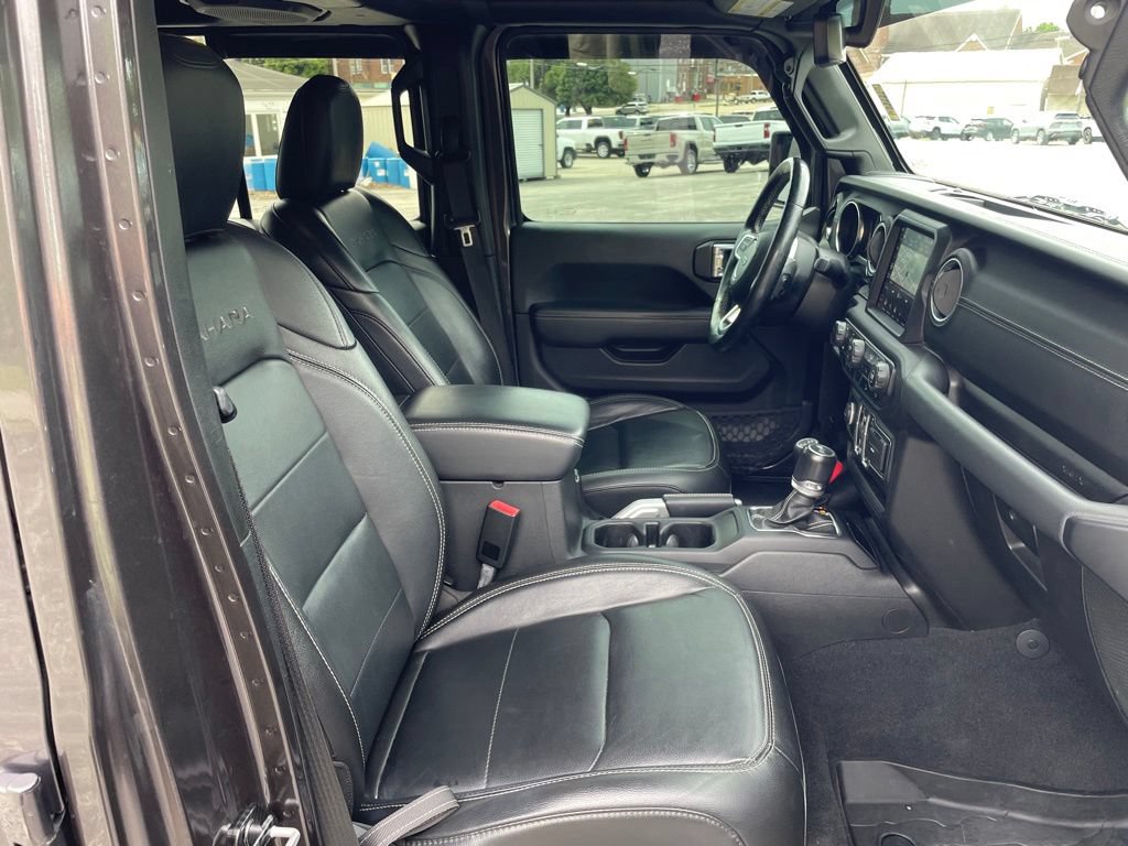 Used 2020 Jeep Wrangler Unlimited Sahara AWD/4WD image 32