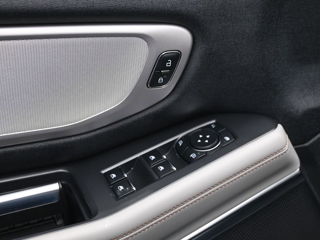 Used 2025 Ford Expedition Active image 11