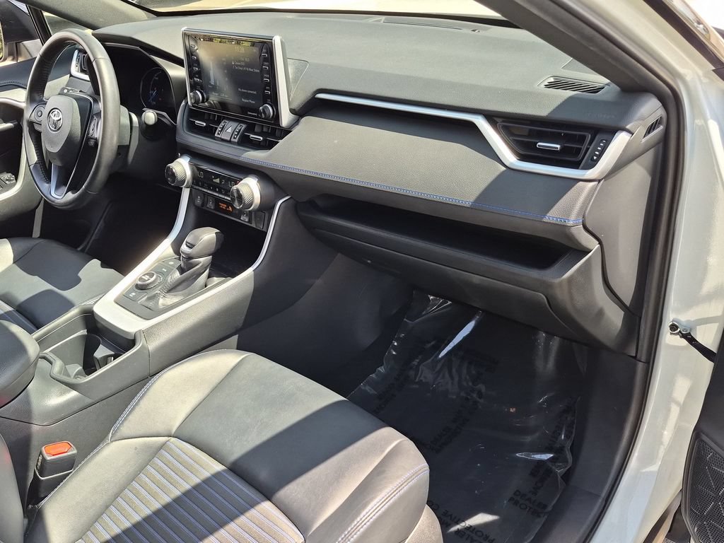 Used 2020 Toyota RAV4 XSE w/ Carpet Mat Package AWD/4WD image 9