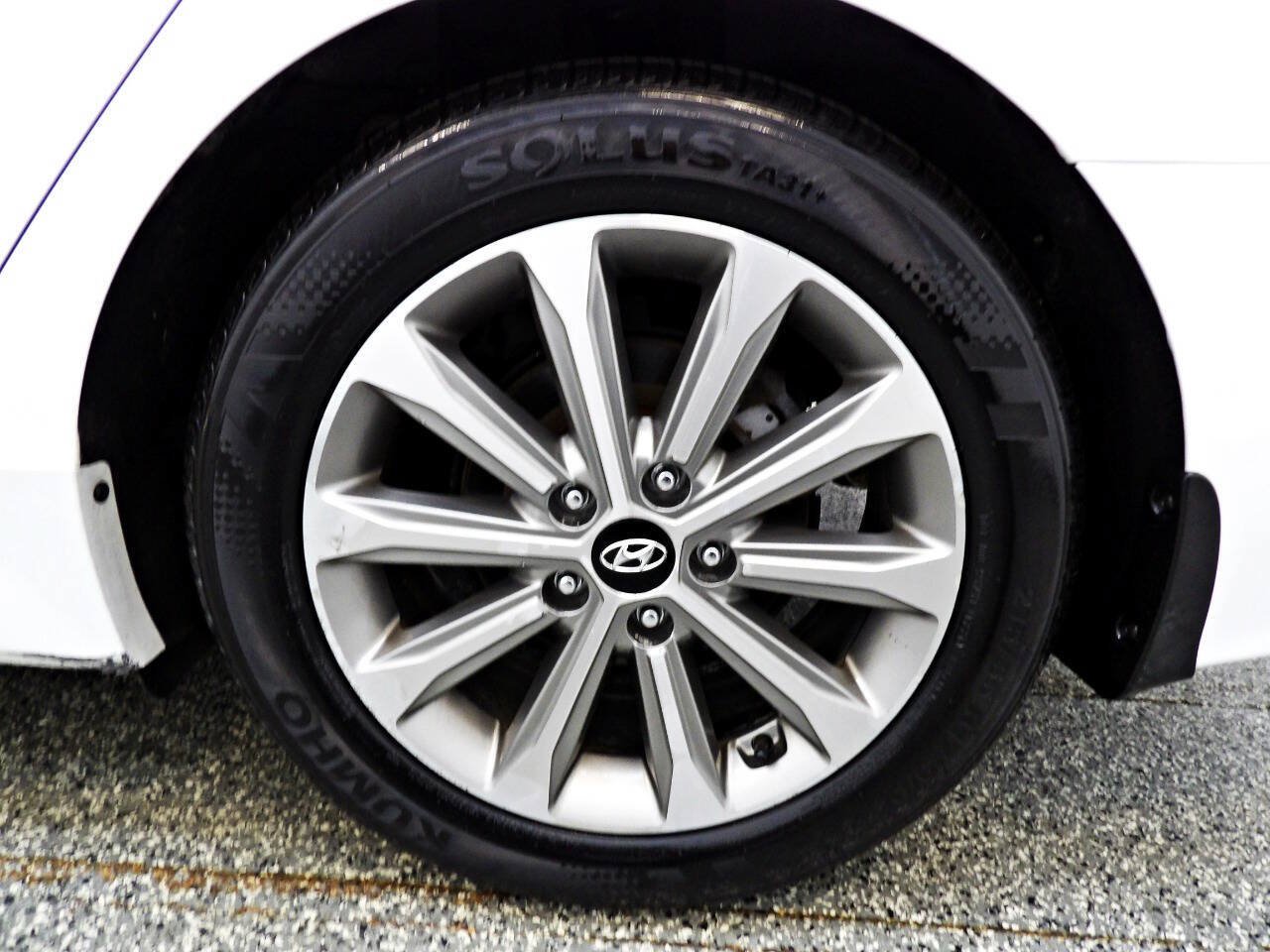 Used 2017 Hyundai Sonata Limited w/ Cargo Package FWD image 20