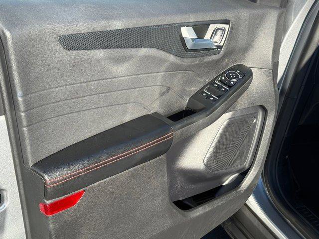 Used 2023 Ford Escape ST-Line image 18