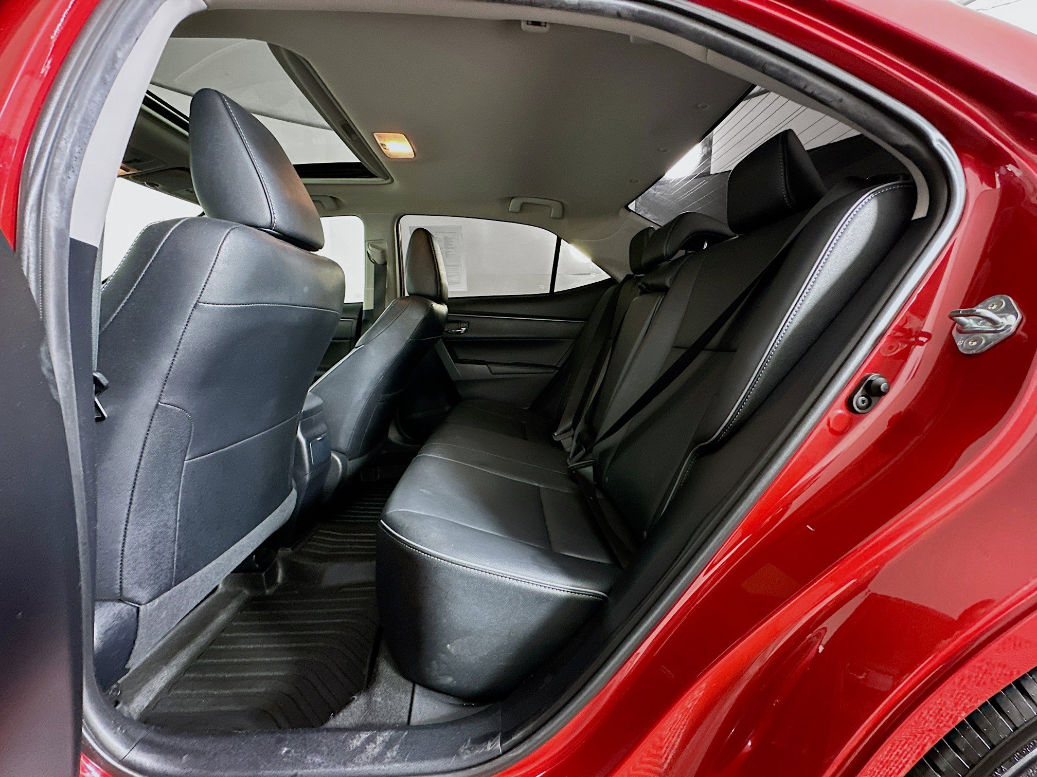 Used 2015 Toyota Corolla S Premium FWD image 28