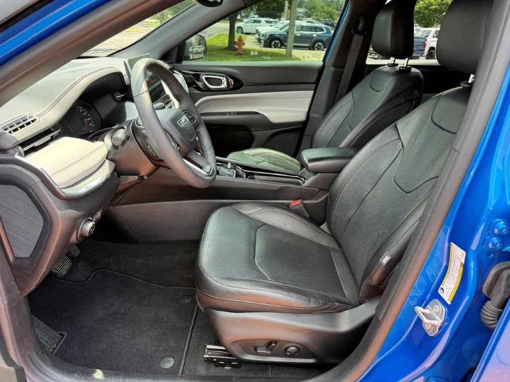 Used 2023 Jeep Compass Limited AWD/4WD image 12