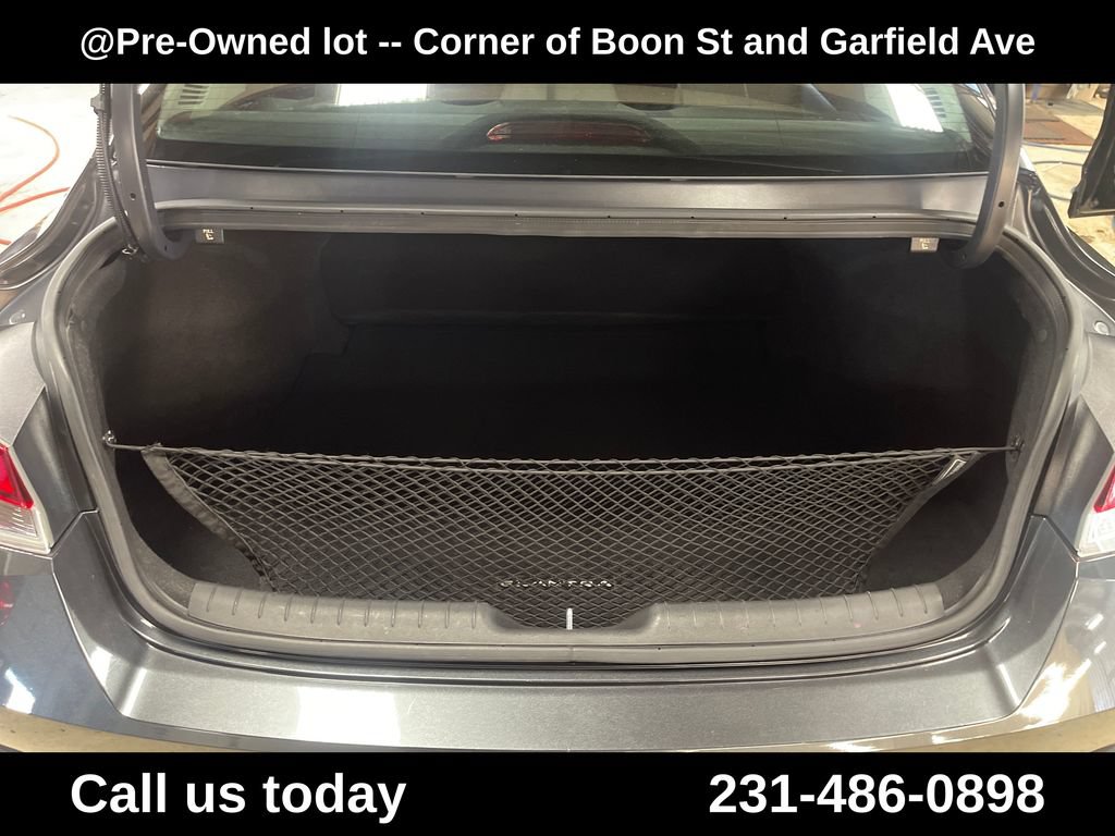 Used 2022 Hyundai Elantra SEL w/ Convenience Package FWD image 27