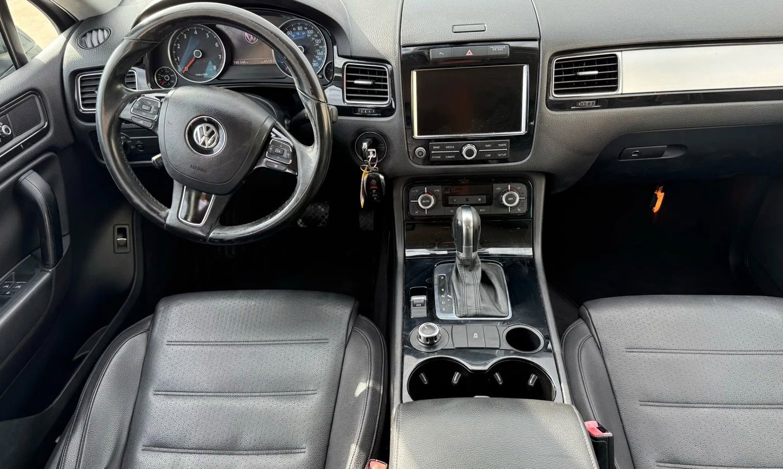 Used 2012 Volkswagen Touareg VR6 image 14