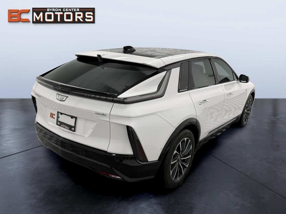Used 2024 Cadillac Lyriq Sport RWD image 6