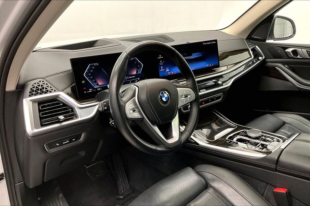 Used 2025 BMW X7 xDrive40i image 13