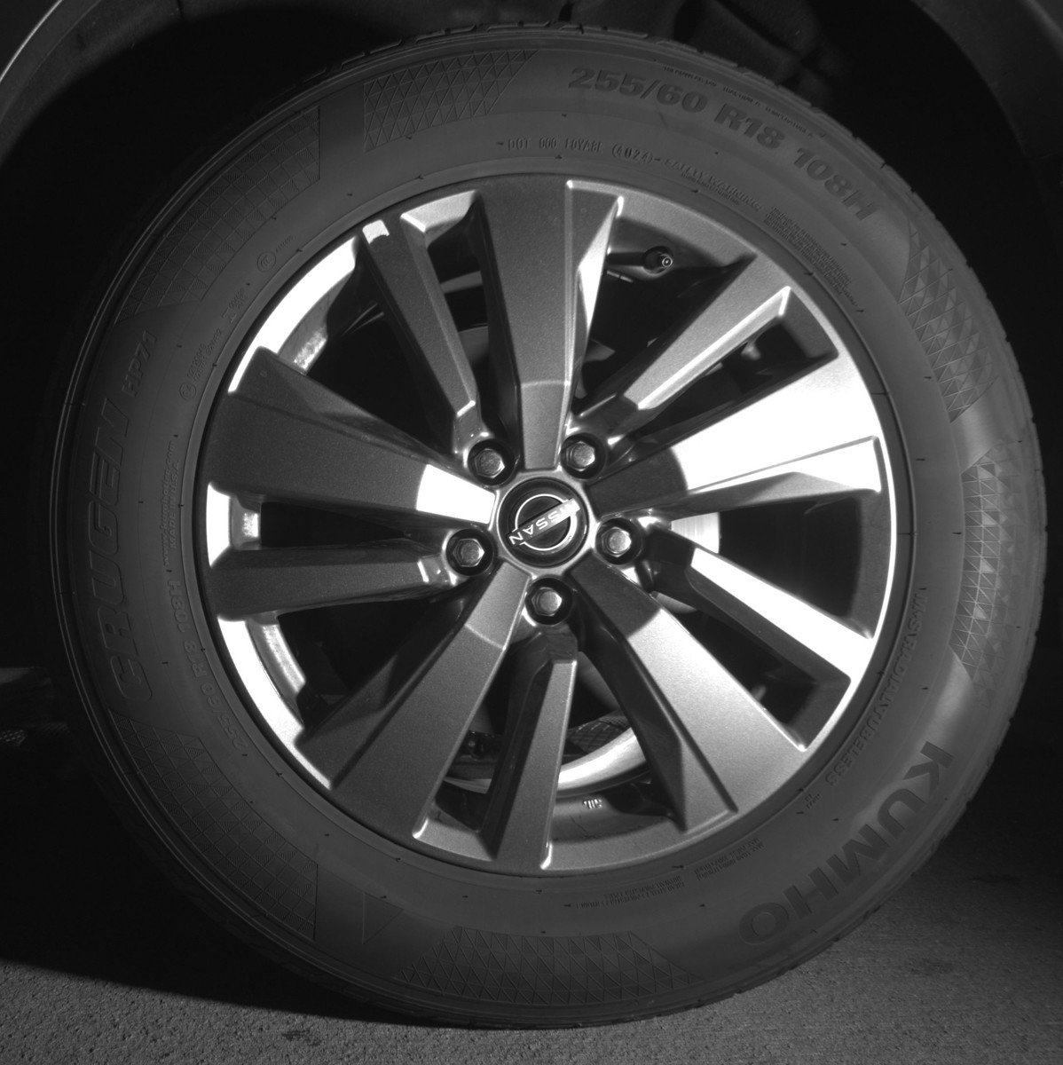 Used 2025 Nissan Pathfinder SV image 14