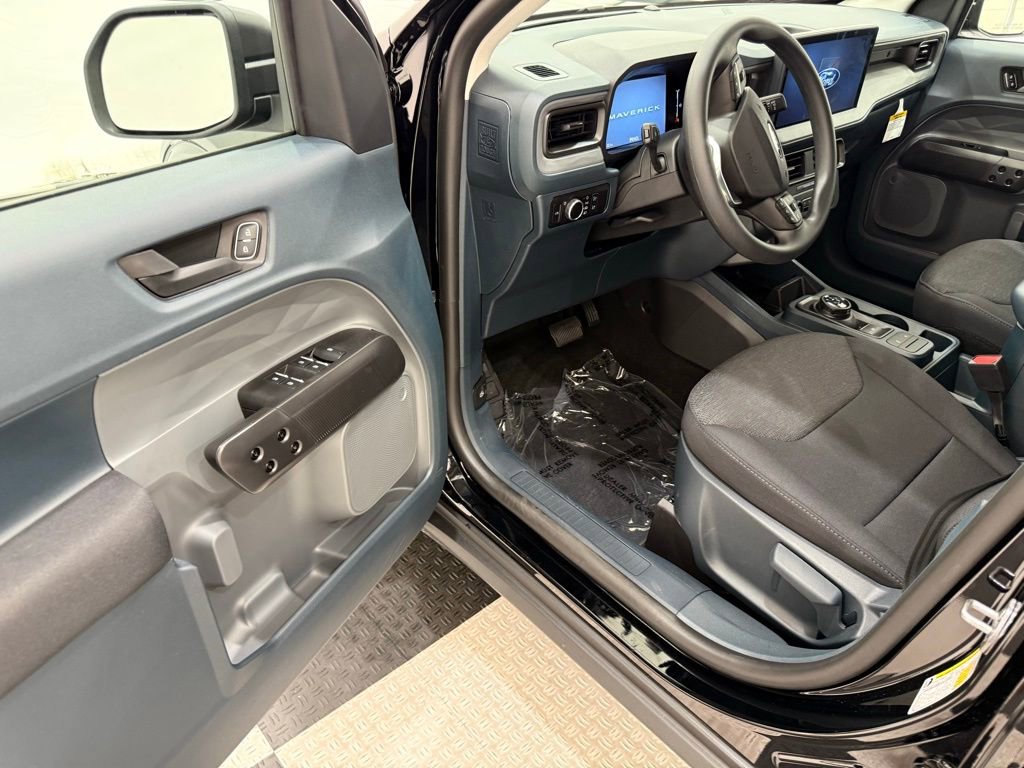 New 2025 Ford Maverick XL w/ Equipment Group 102A image 28