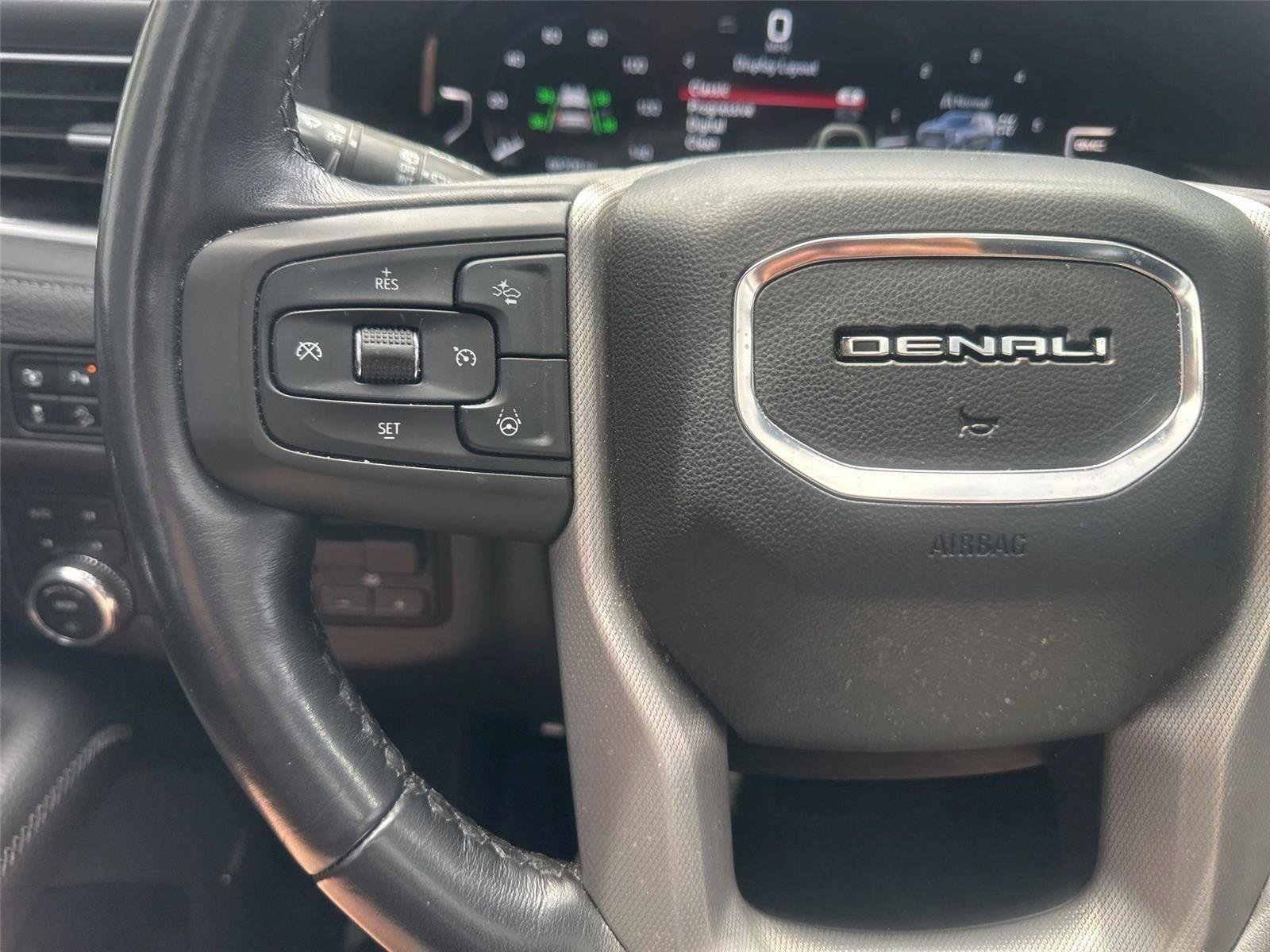 Used 2023 GMC Yukon XL Denali w/ Denali Reserve Package AWD/4WD image 25