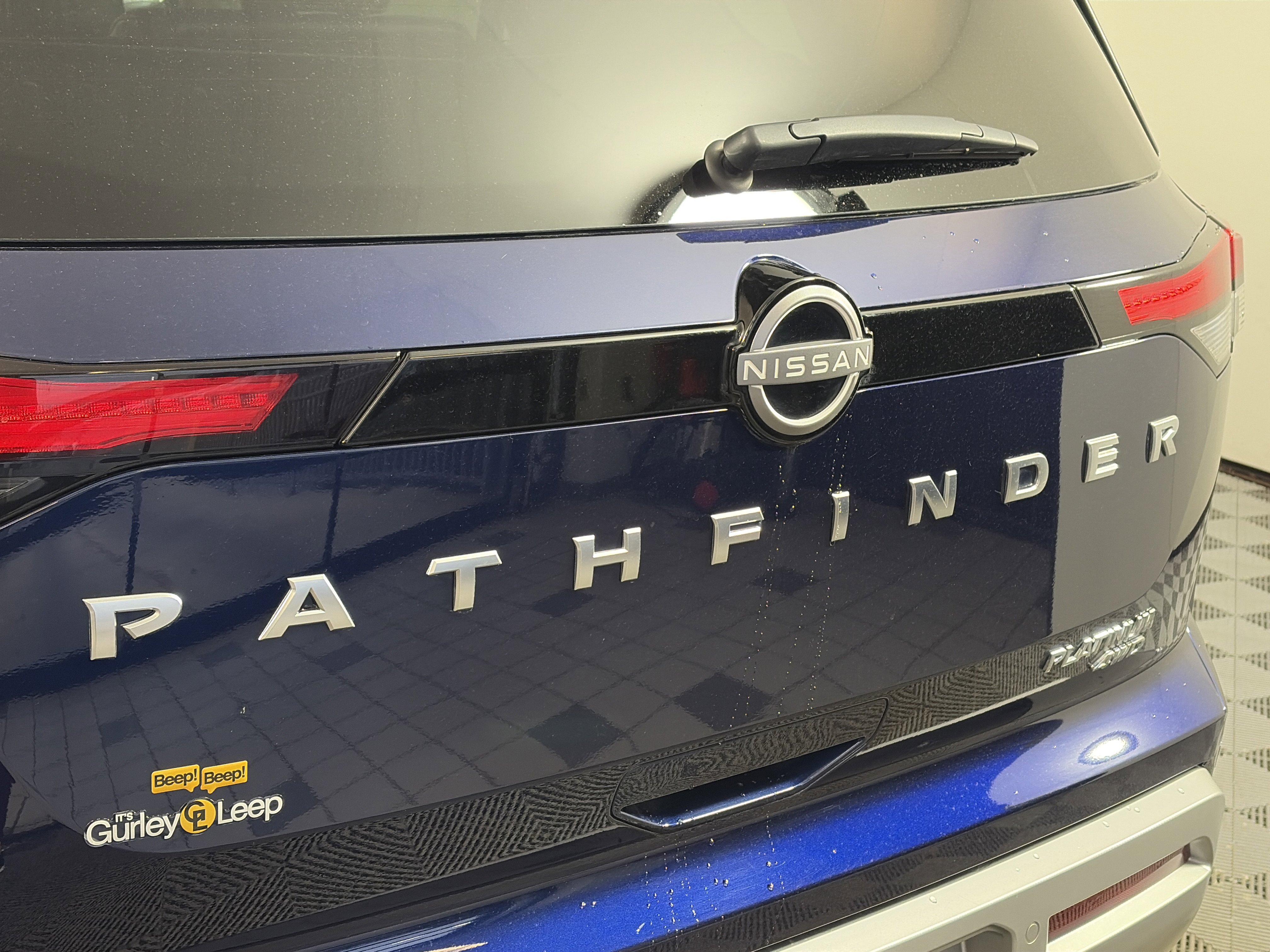 Used 2024 Nissan Pathfinder Platinum w/ Cargo Package image 17