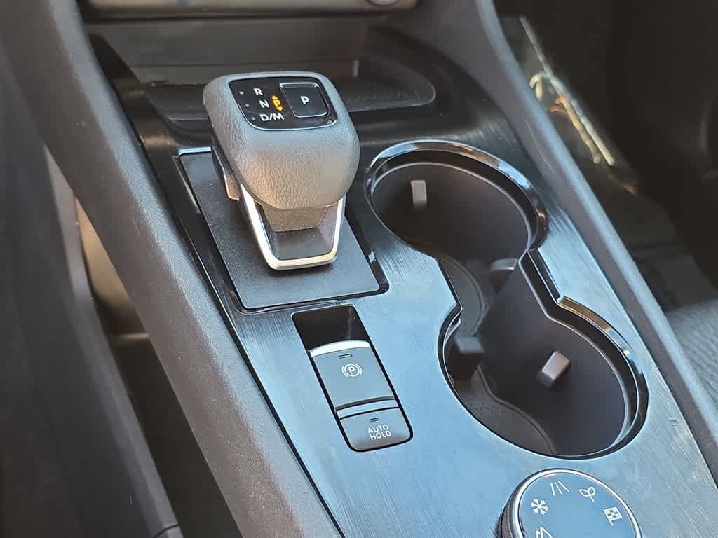 Used 2024 Nissan Rogue SV AWD/4WD image 23