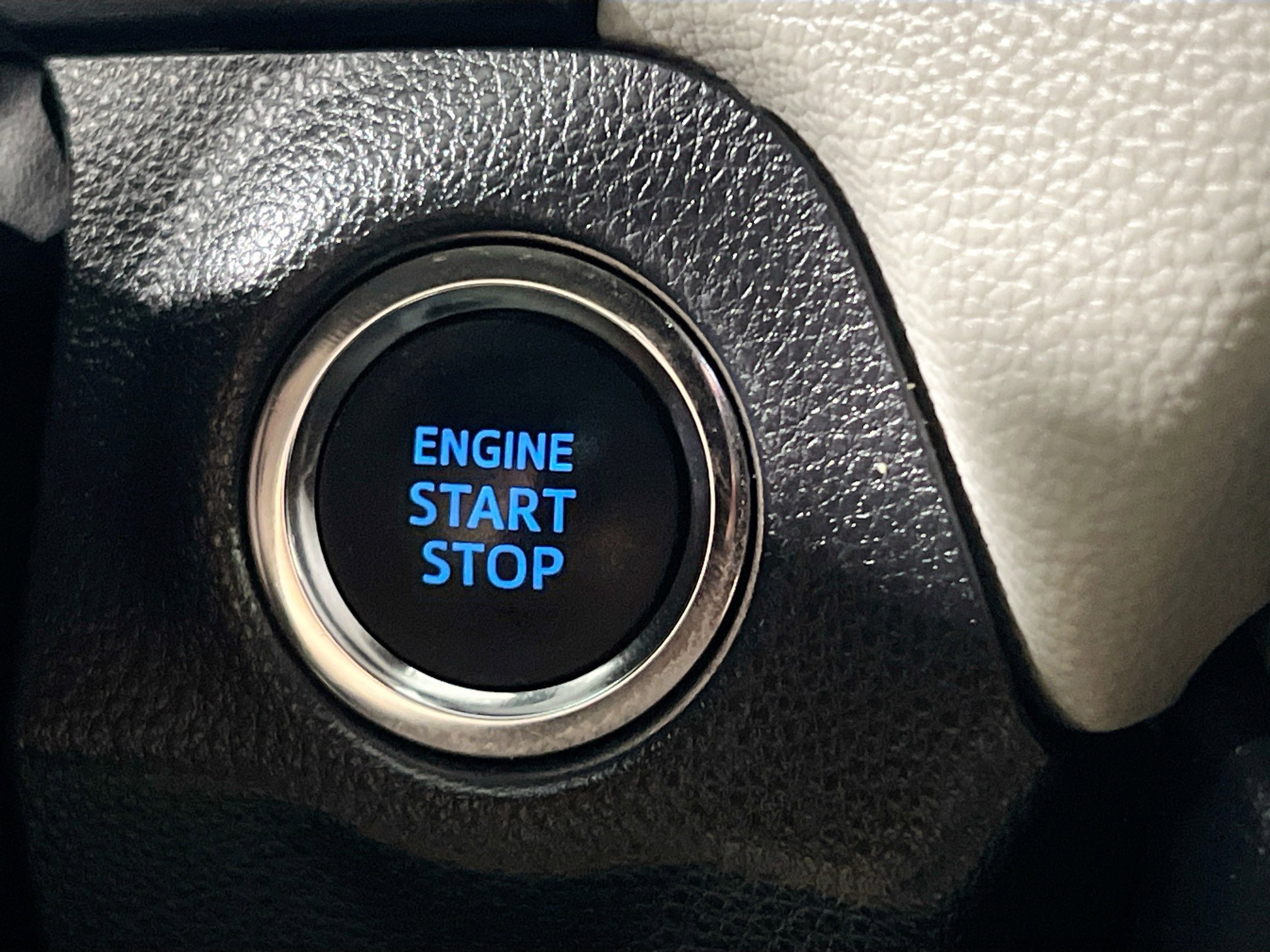 Used 2021 Toyota RAV4 Limited image 24