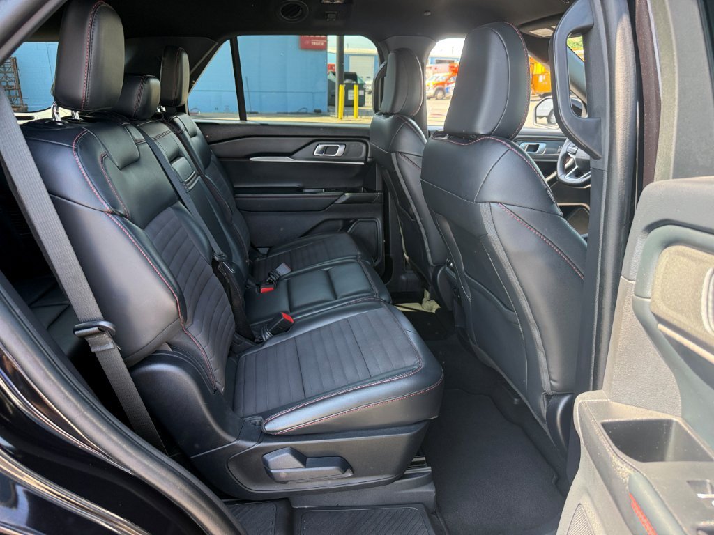 Certified 2025 Ford Explorer ST-Line w/ ST-Line Street Pack AWD/4WD image 24