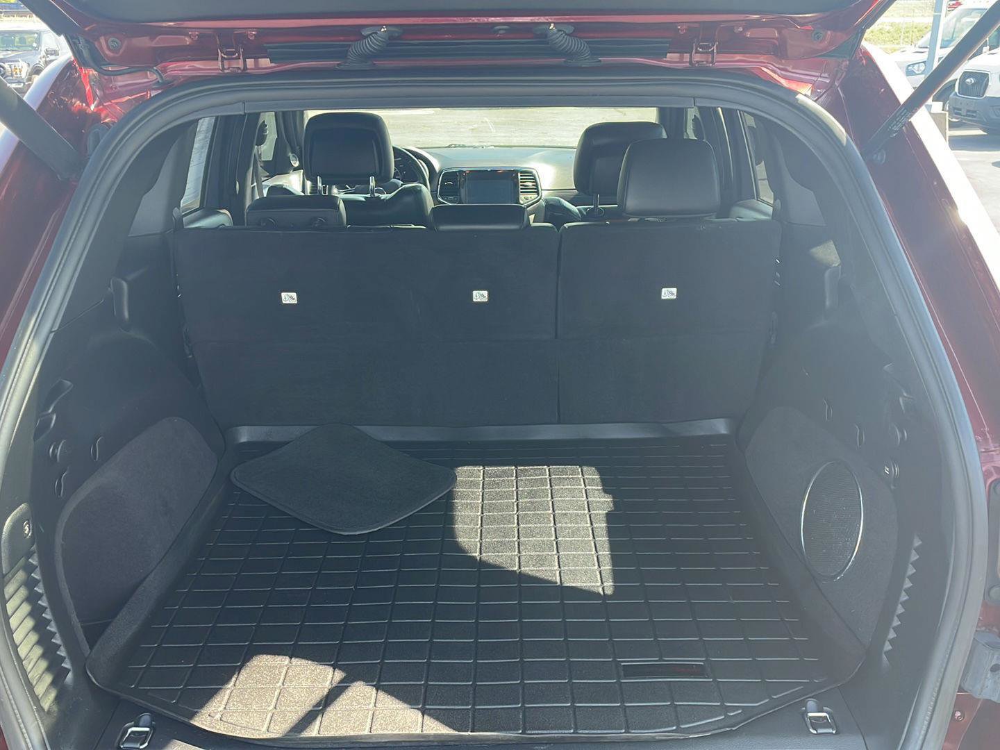 Used 2021 Jeep Grand Cherokee Laredo X AWD/4WD image 30