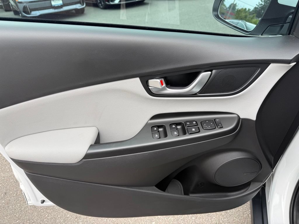 Certified 2023 Hyundai Kona Limited FWD image 30