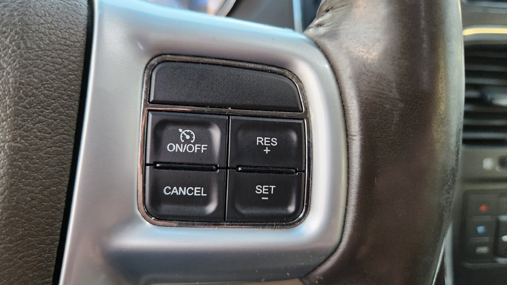 Used 2012 Chrysler Town & Country Touring-L w/ Entertainment Group #2 FWD image 15