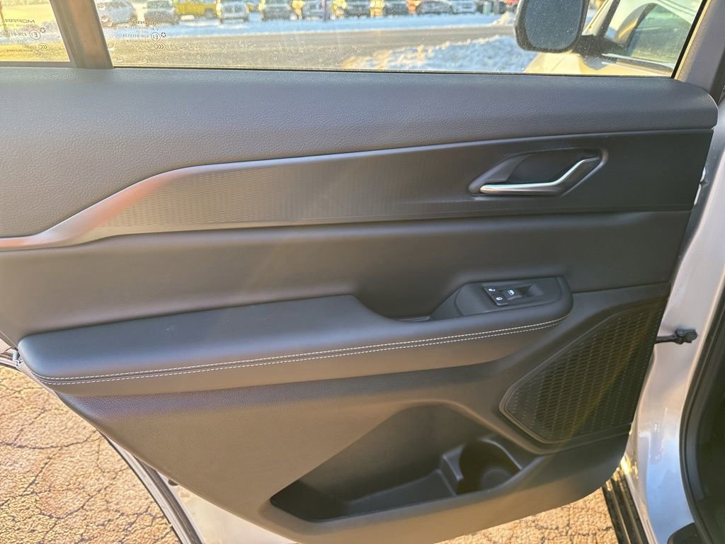 New 2025 Jeep Grand Cherokee L Laredo image 42