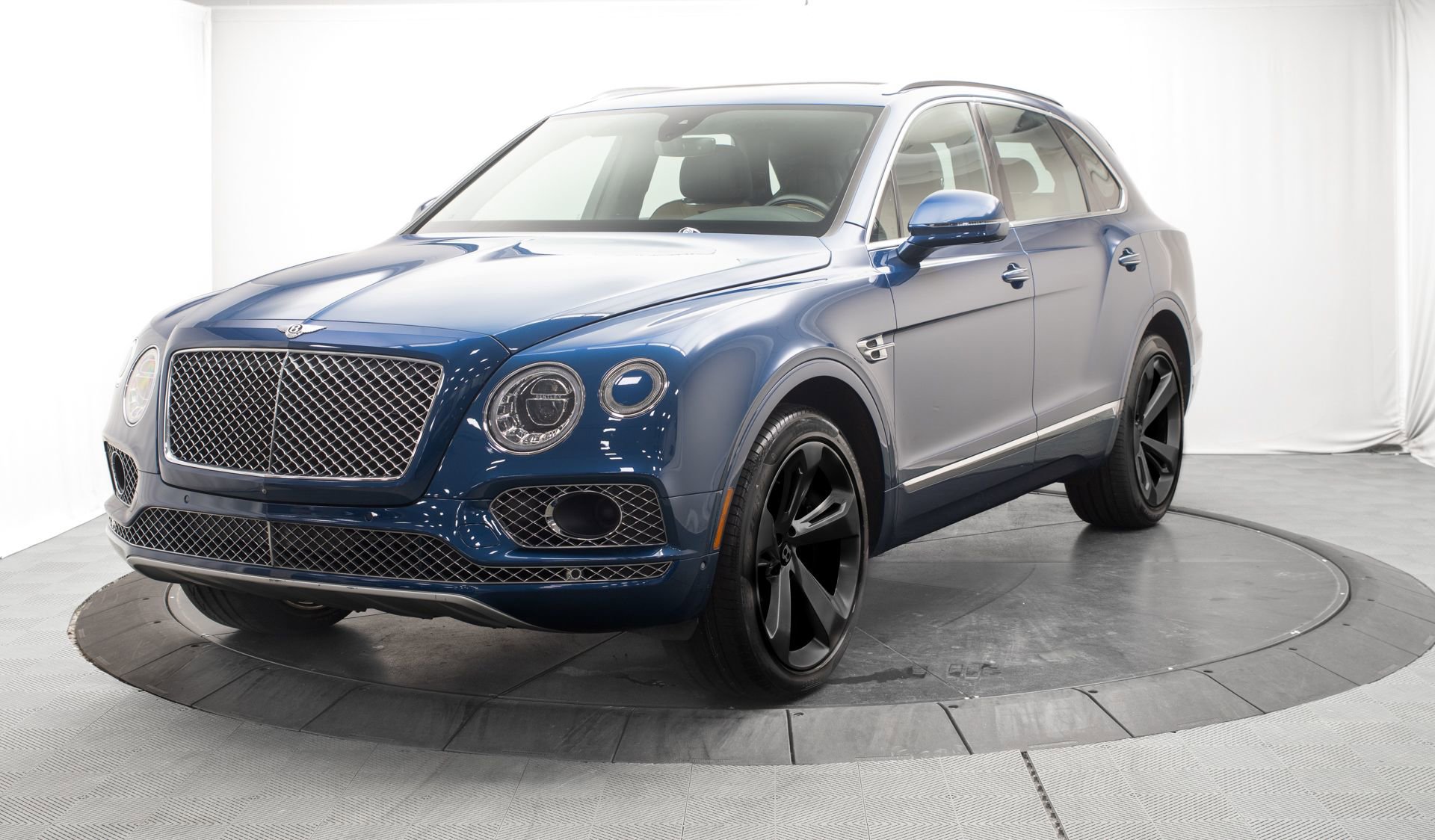 Used 2018 Bentley Bentayga Activity AWD/4WD image 7