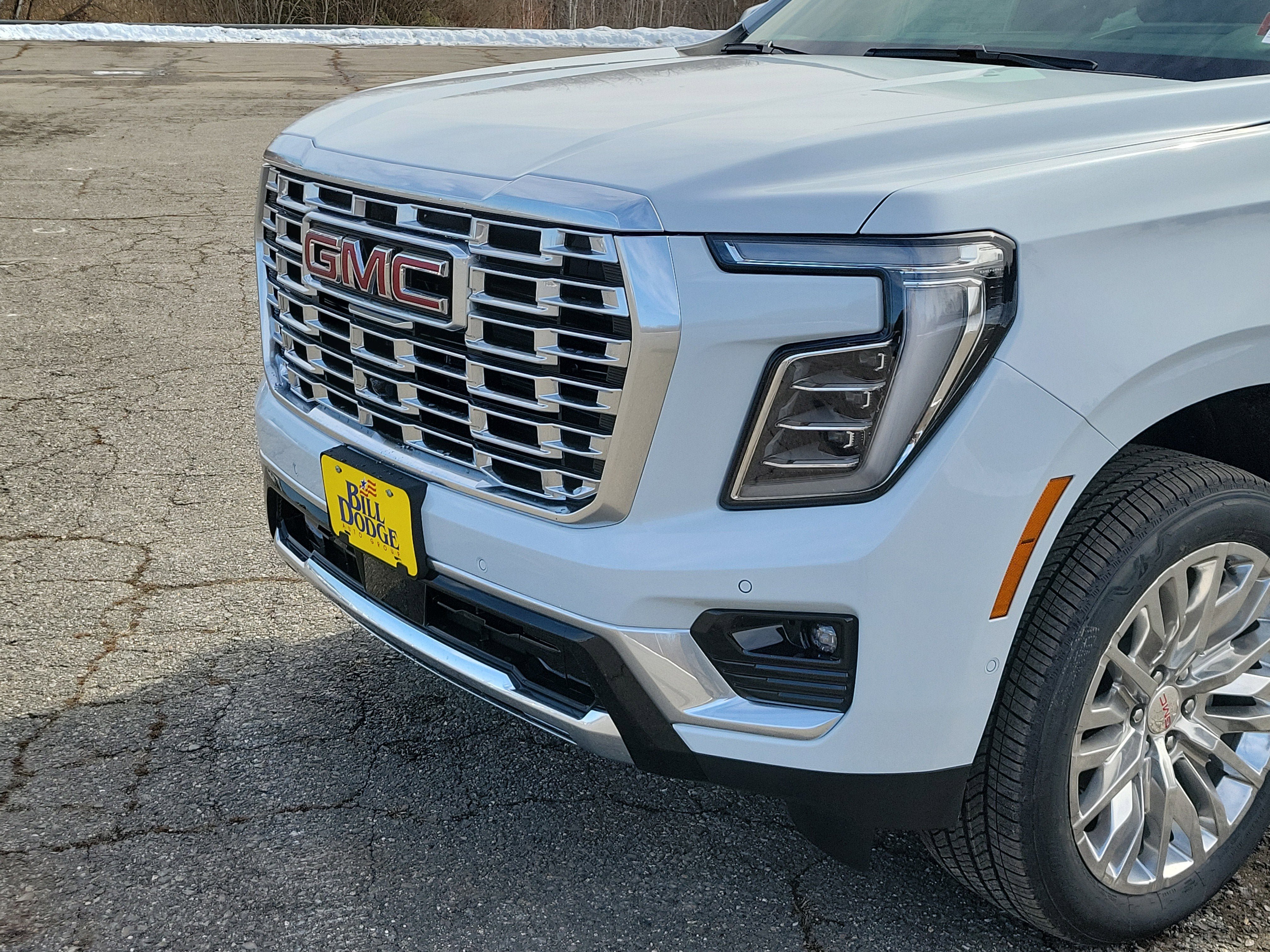 New 2026 GMC Yukon XL Denali w/ Sun & Power Step Package AWD/4WD image 14
