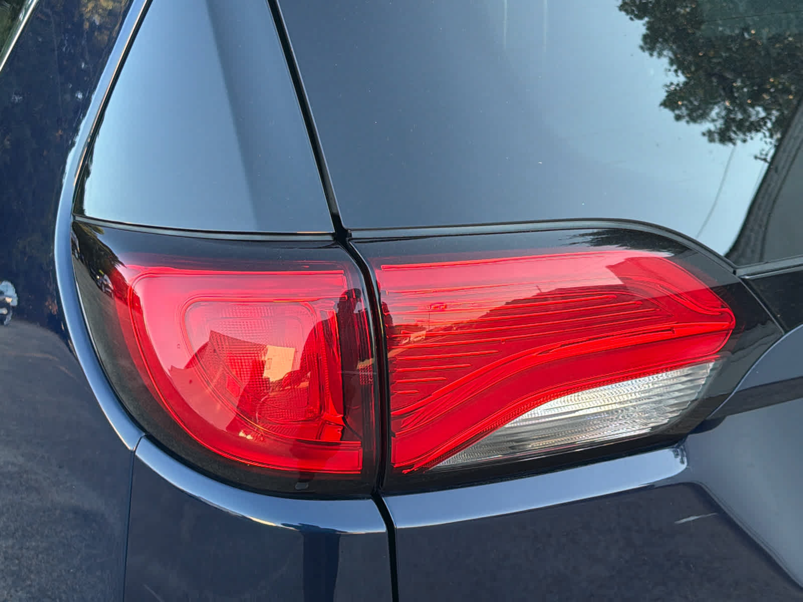Used 2020 Chrysler Pacifica Limited w/ Advanced Safetytec Group FWD image 15