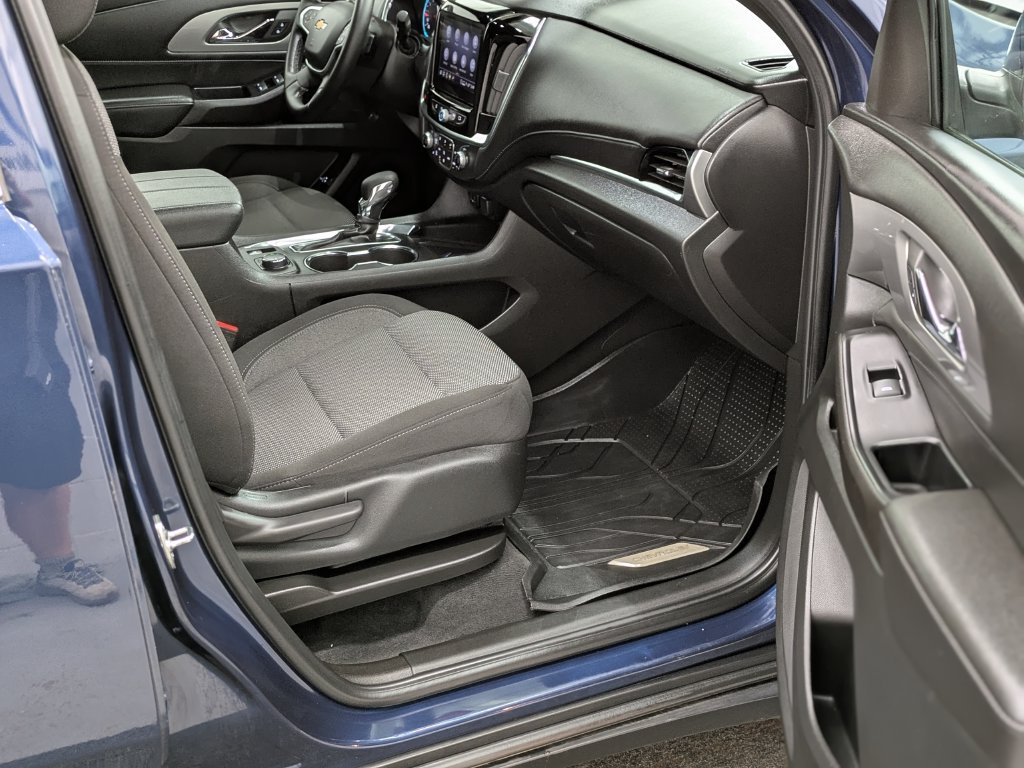 Used 2023 Chevrolet Traverse LT w/ LPO, Floor Liner Package AWD/4WD image 21