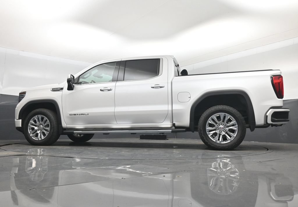 Used 2025 GMC Sierra 1500 Denali w/ Technology Package AWD/4WD image 15