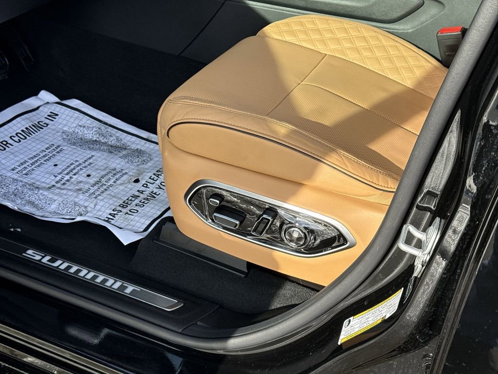 New 2025 Jeep Grand Cherokee L Summit w/ Obsidian Package image 13