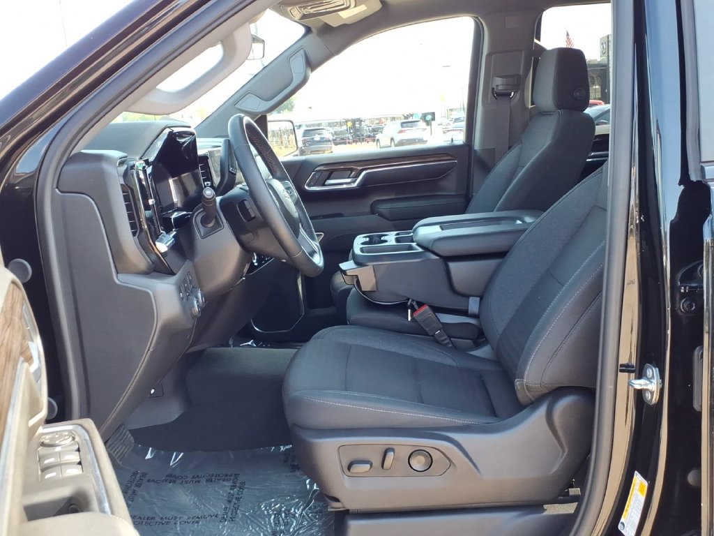Used 2024 Chevrolet Silverado 1500 LT AWD/4WD image 16