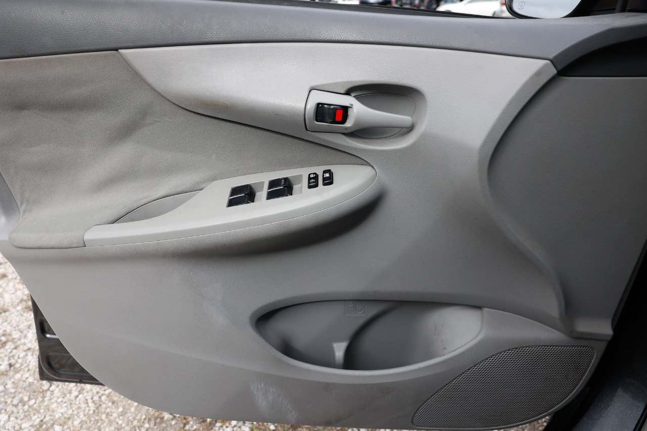 Used 2009 Toyota Corolla image 35