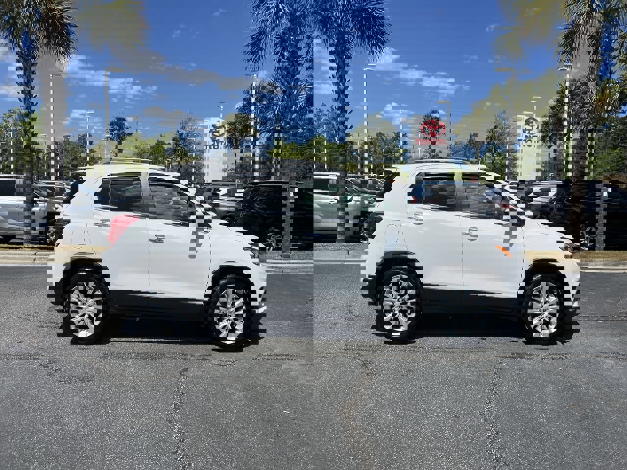 Used 2020 Chevrolet Trax Premier image 11