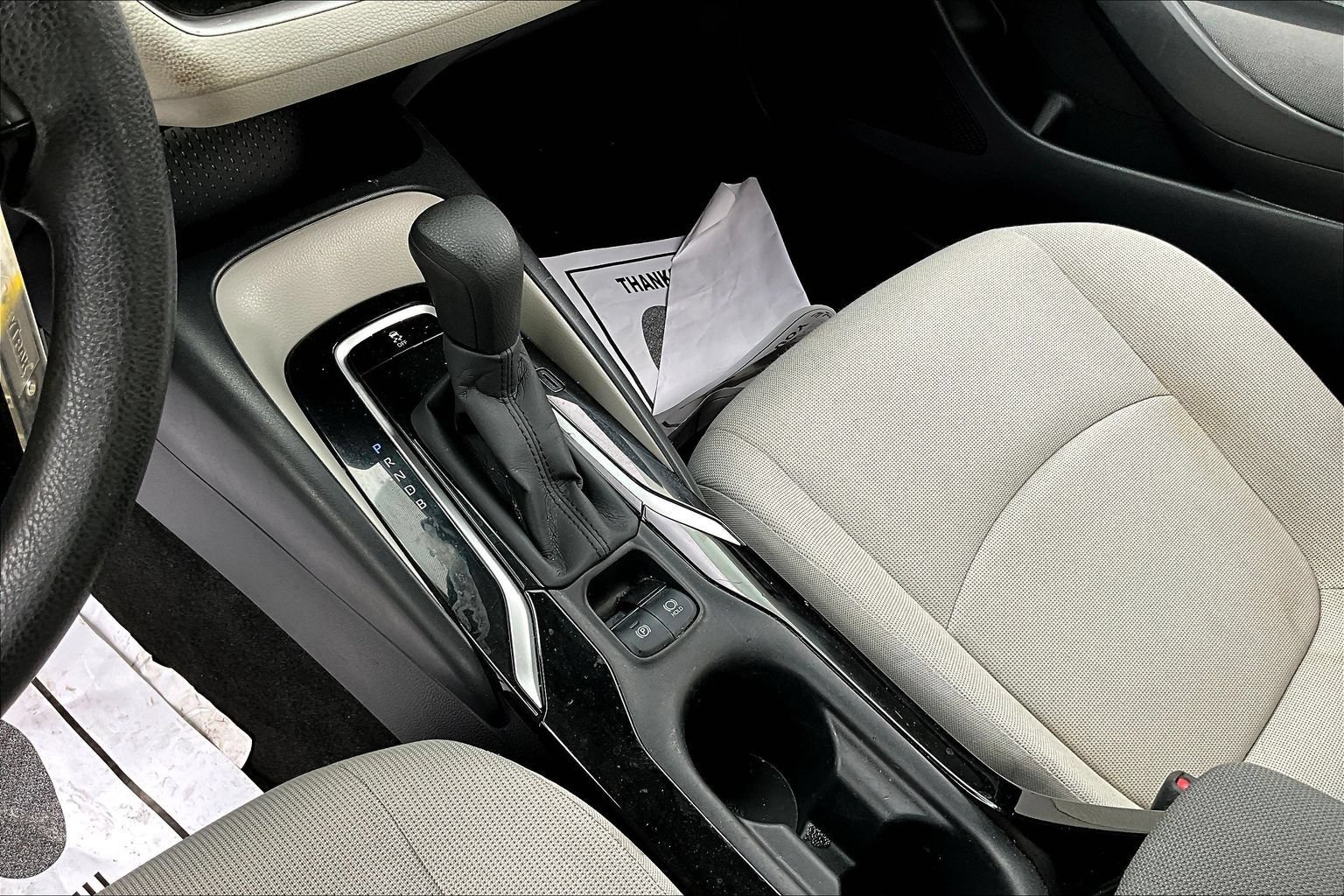 Used 2020 Toyota Corolla LE FWD image 16