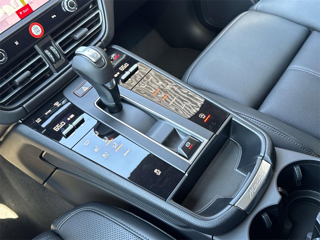 New 2025 Porsche Macan image 24