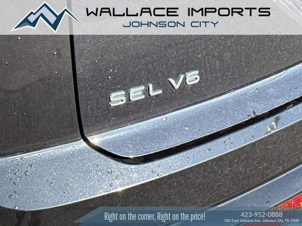 Certified 2022 Volkswagen Atlas Cross Sport SEL Premium R-Line AWD/4WD image 12