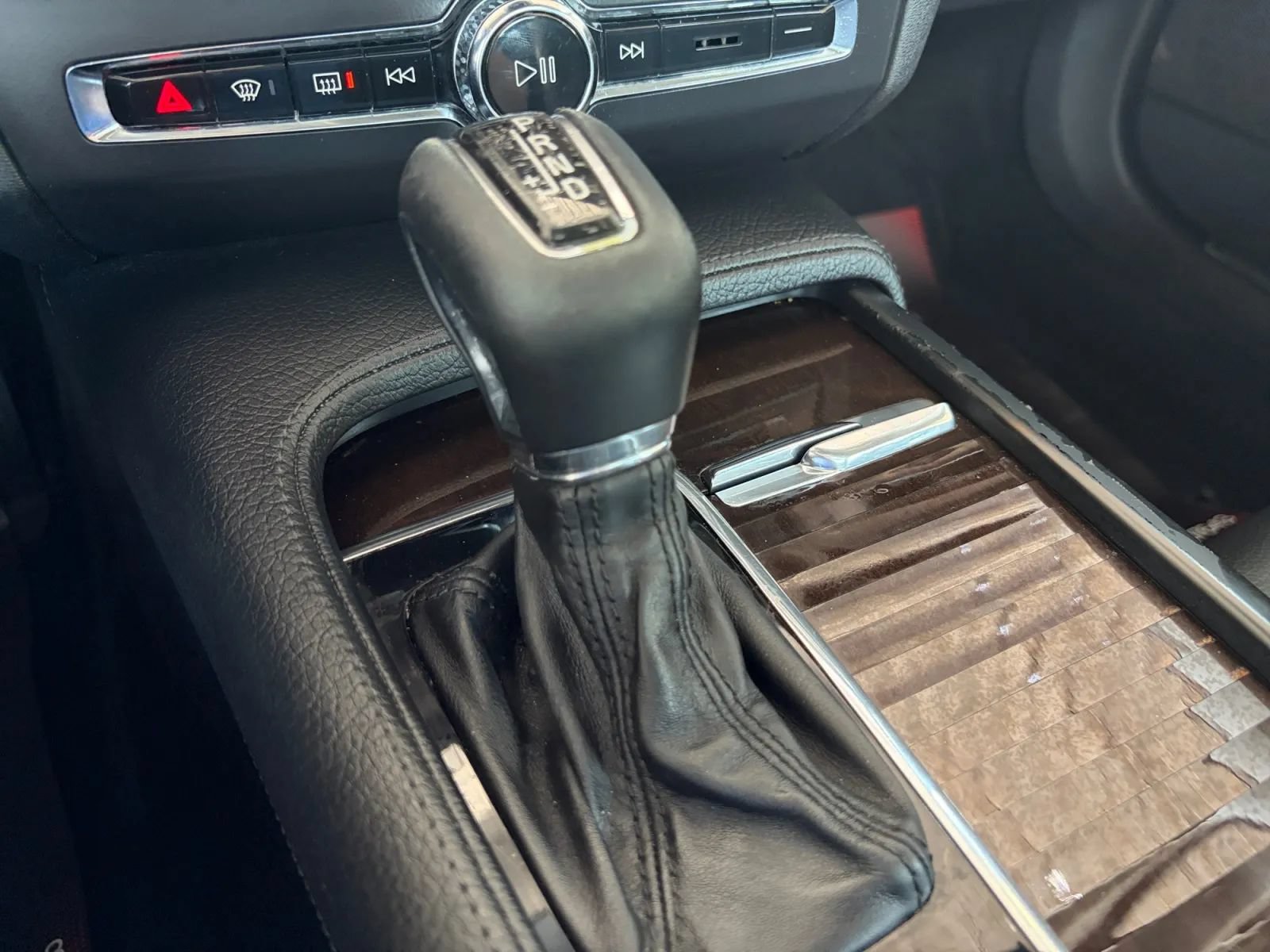 Used 2018 Volvo S90 T5 Momentum w/ Convenience Package FWD image 26