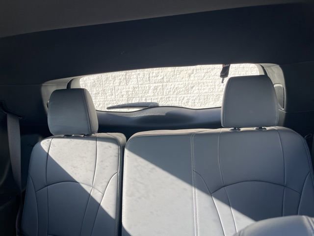 Used 2024 Buick Enclave Essence w/ Experience Buick Package image 11