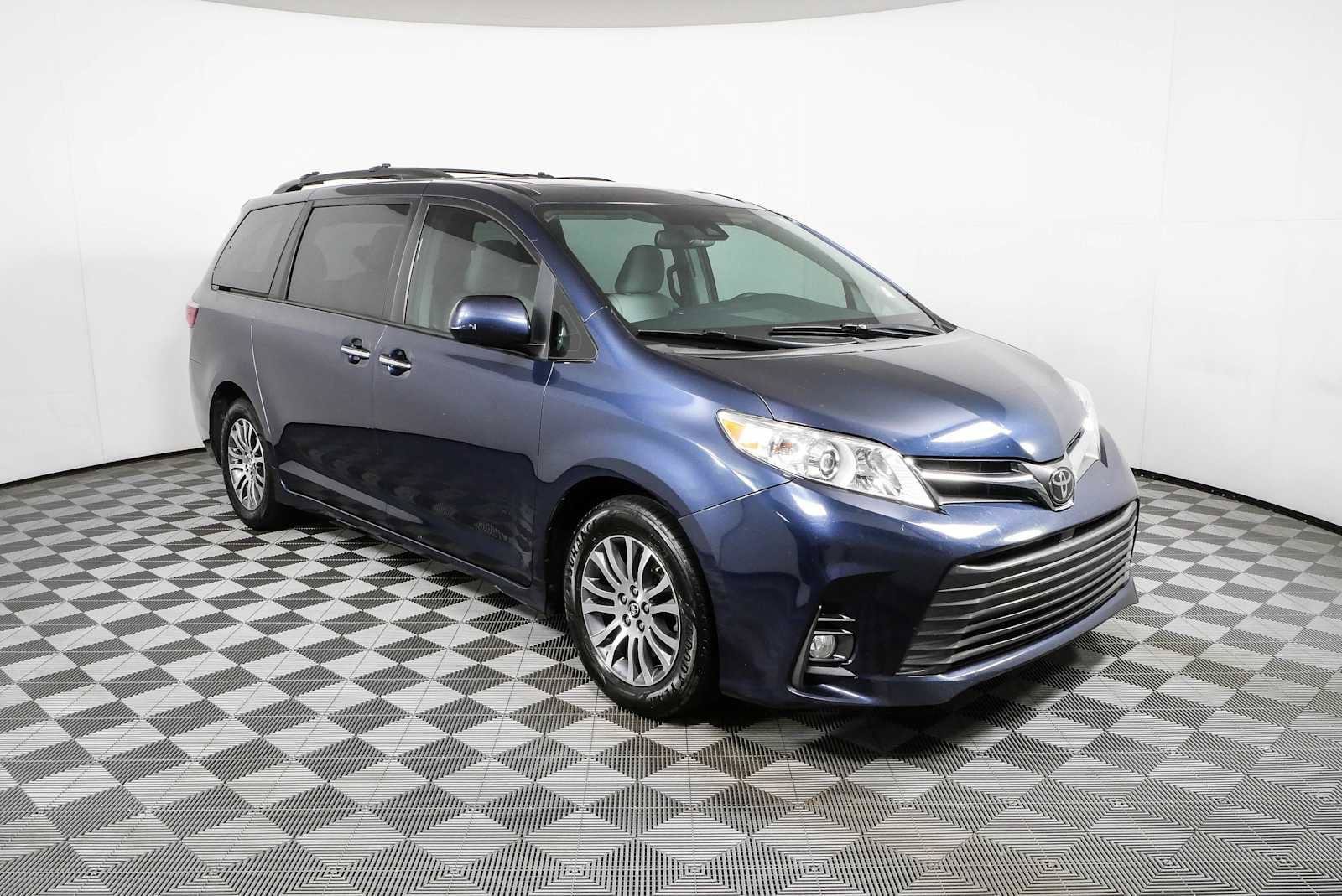 Used 2018 Toyota Sienna XLE w/ XLE Navigation Package