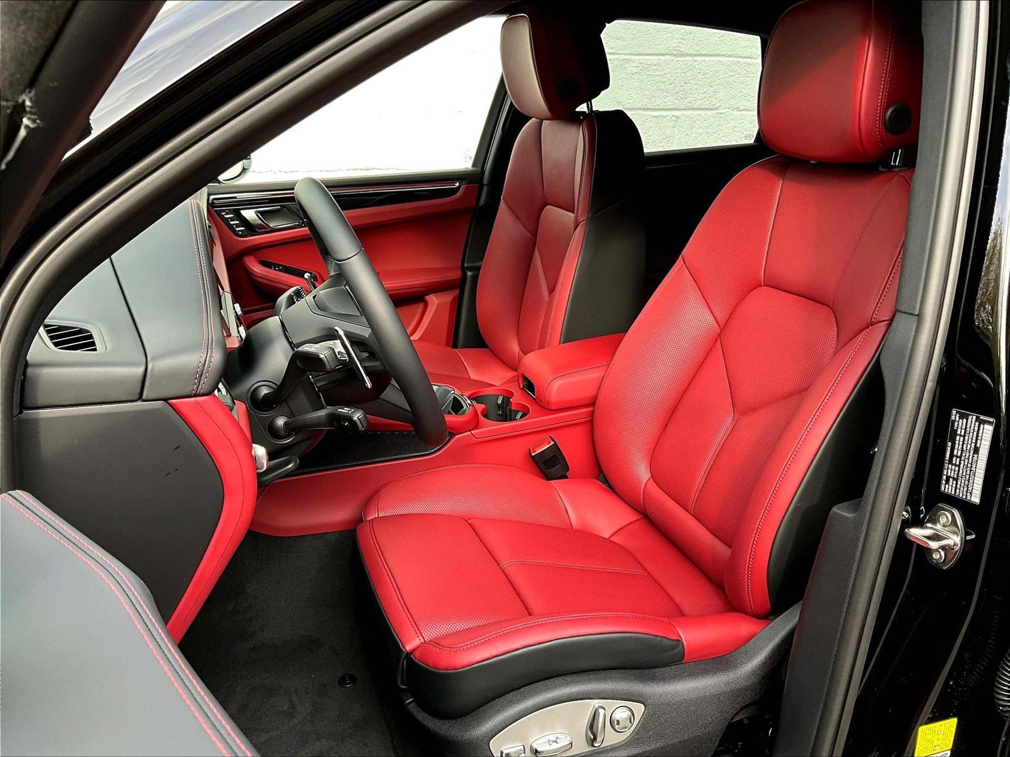 New 2026 Porsche Macan S image 5