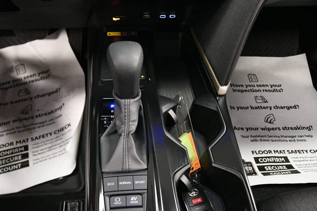 Certified 2025 Toyota Camry LE image 13