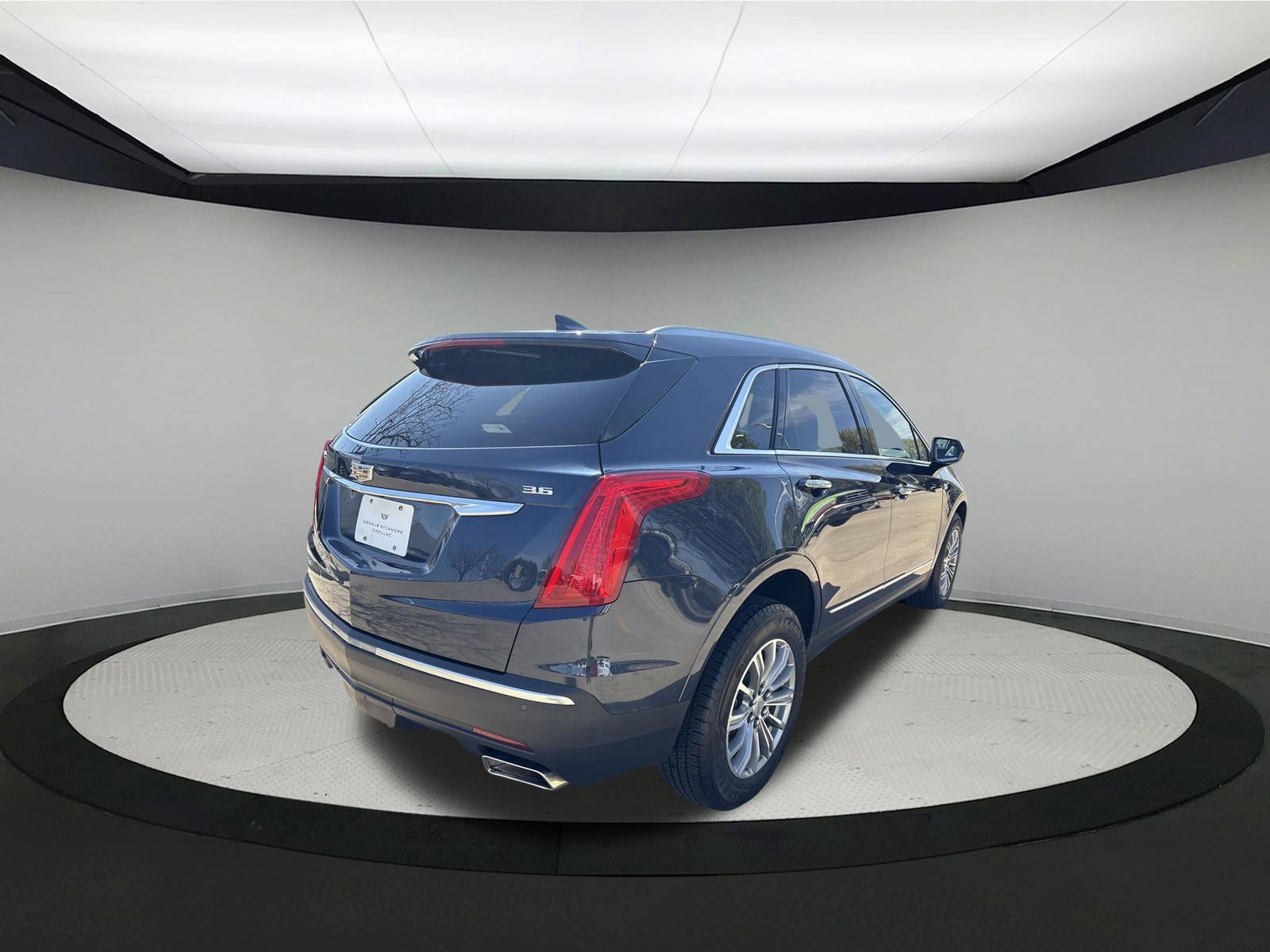 Used 2018 Cadillac XT5 Luxury w/ Driver Awareness Package AWD/4WD image 7