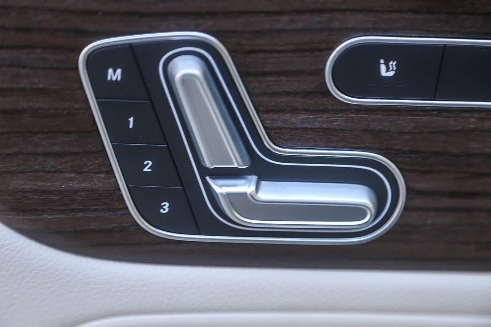 New 2026 Mercedes-Benz GLB 250 4MATIC image 21
