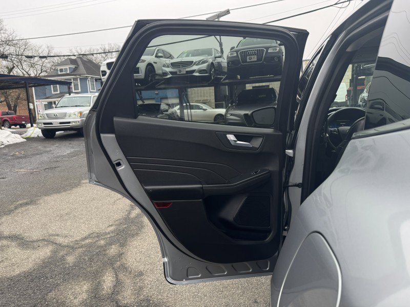 Used 2023 Ford Escape Platinum image 13