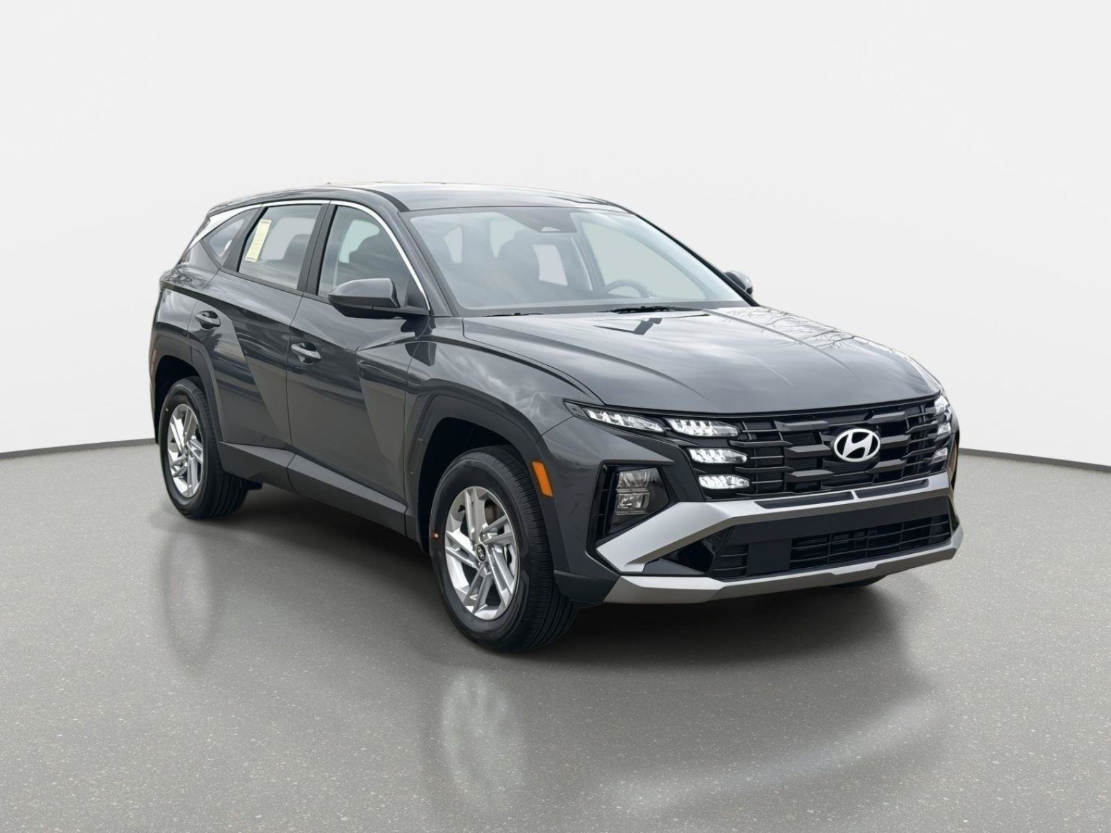 Used 2026 Hyundai Tucson SE AWD/4WD image 3