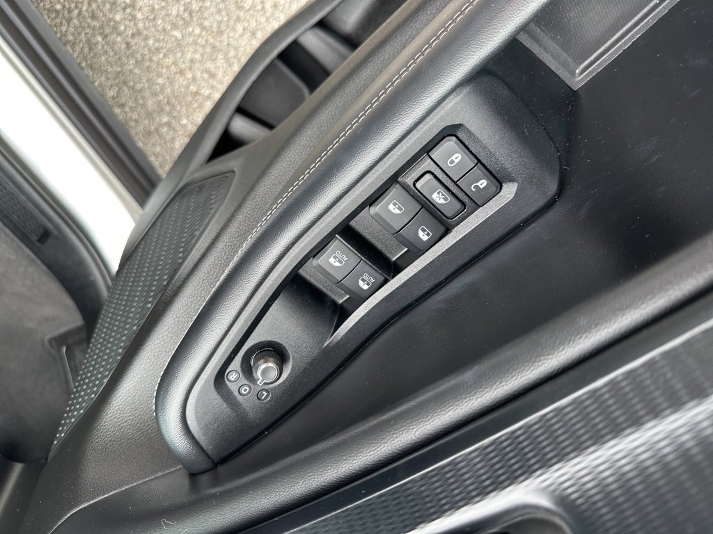 Used 2023 Jeep Grand Cherokee L Laredo image 17